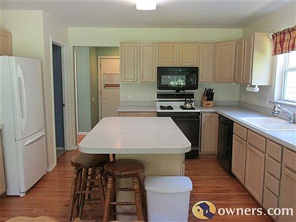 Kitchen (1)