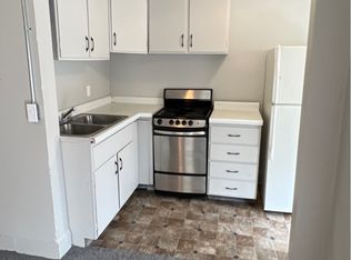 404 W 2nd St #4, Dixon, IL 61021