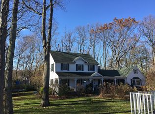 27 Harrison Dr, Northport, NY 11768