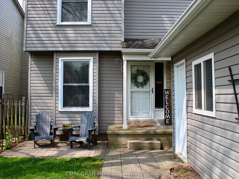 26 Winding Woods Cres W — Photo 2
