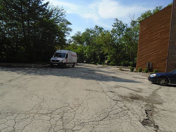 3rd image of 9555 Arrowhead Dr APT D2