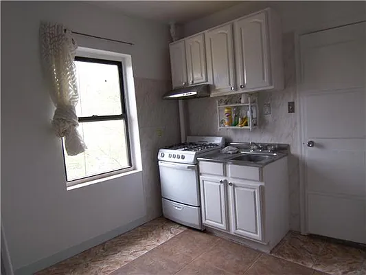 Rented by Maz Group NY | media 4