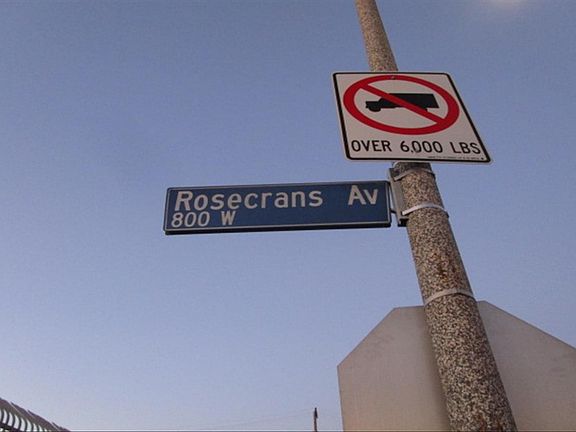 5th image of 713 W Rosecrans Ave