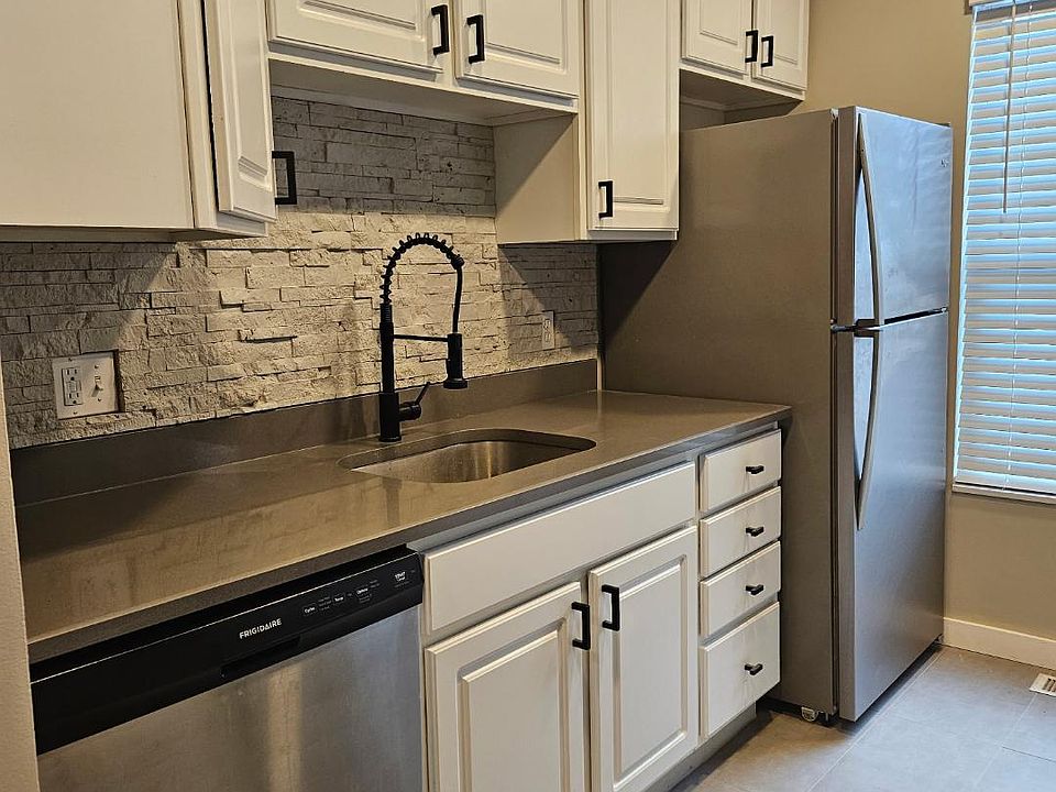 1st image of 550 Colony Park Dr APT 101