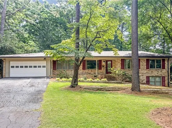 5580 Leather Stocking Ln, Stone Mountain, GA 30087