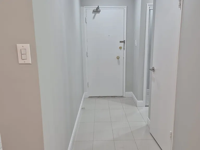 2515 Bathurst St — Photo 14