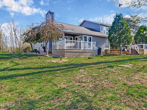 5th image of 554 River Bend Dr