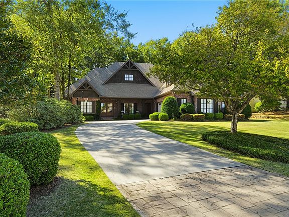 2nd image of 1110 Blackman Cir