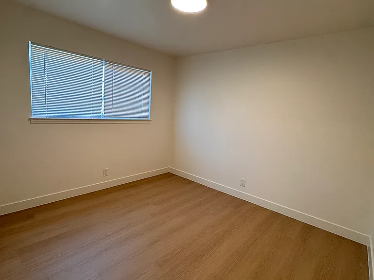 27104 Belvedere Ct #4 — Photo 9