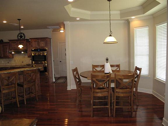 5th image of 16800 Dowd Ln