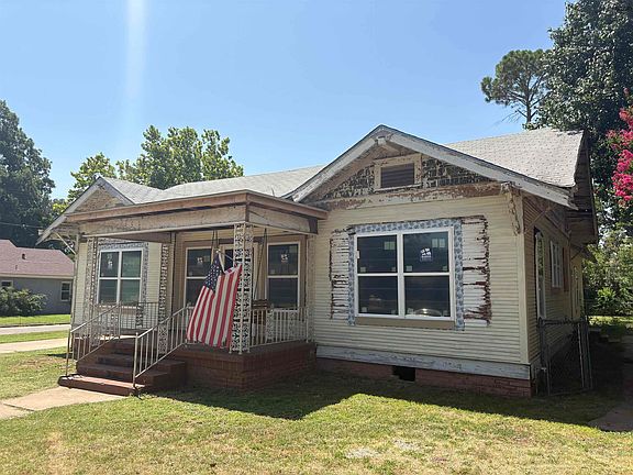 2nd image of 1801 Speedway Ave