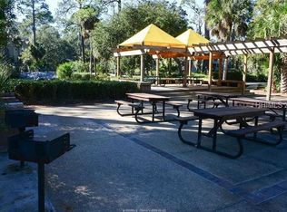 6 Forest Cv, Hilton Head Island, SC 29928