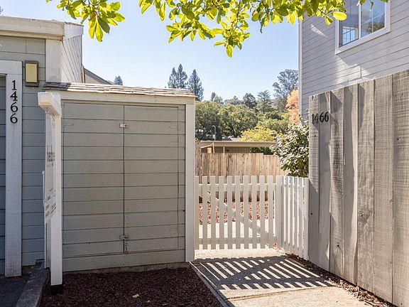 3rd image of 1466 Townview Avenue