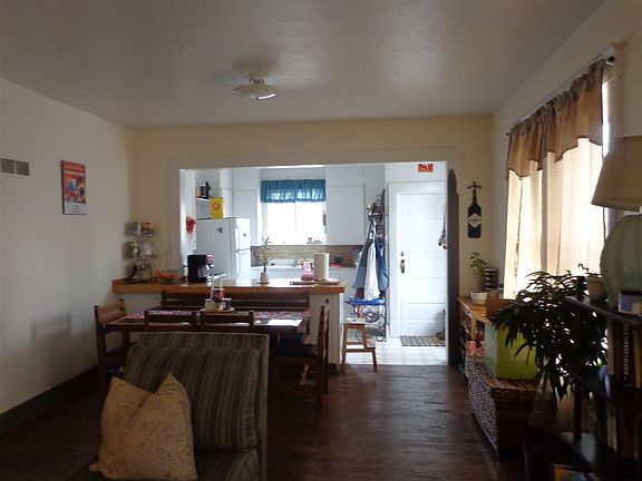 3rd image of 1529 Rainbow Ave