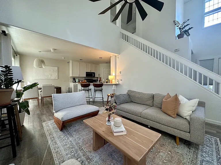 561 Elma Ave NE — Photo 4