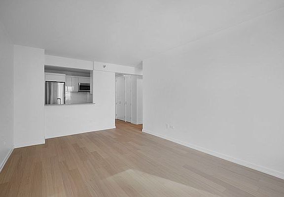 4th image of 75 W End Ave APT C18a