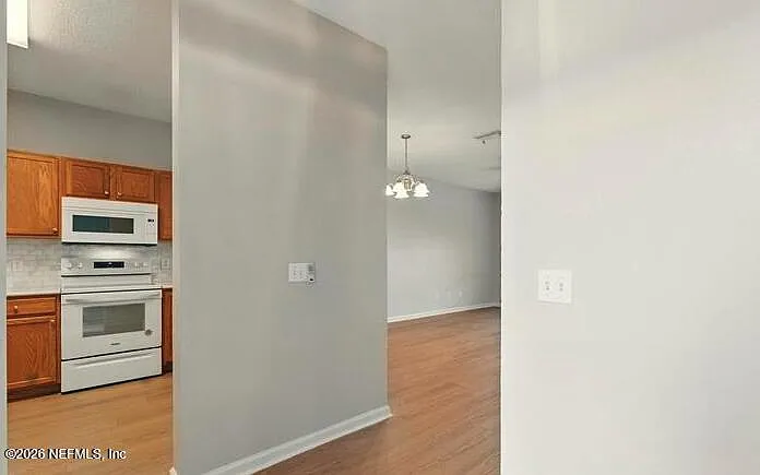 2 bed, 2.5 bath, 1222 sqft, $1,850 — Photo 3