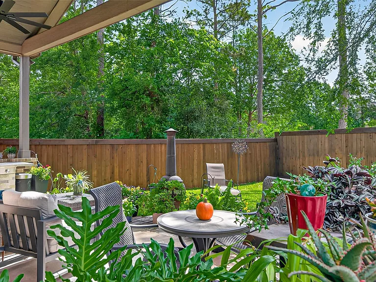 9979 Pebble Glen Dr — Photo 42