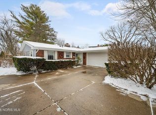 200 Cedar Ln, Waterville, OH 43566