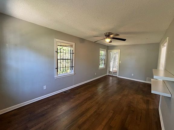 3rd image of 3403 S Sterling Ave