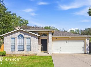 747 Valley Spring Dr, Arlington, TX 76018