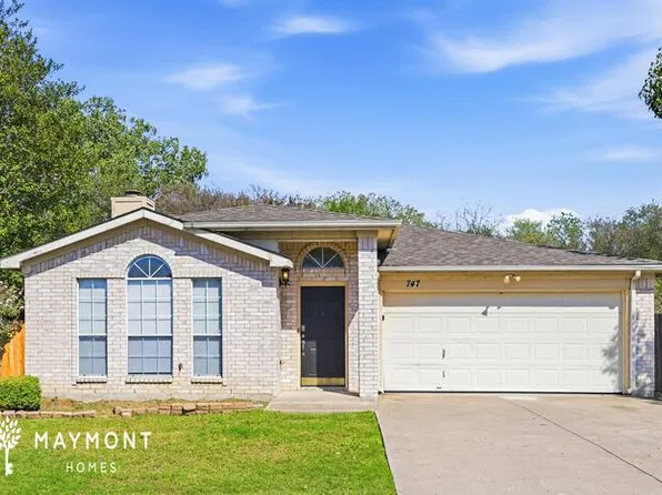 747 Valley Spring Dr, Arlington, TX 76018