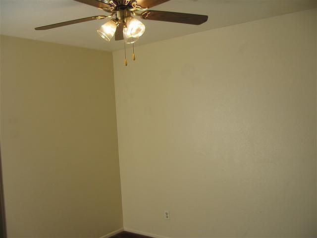 Building Photo 3