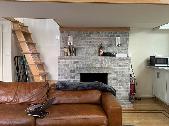 4th image of 236 Henry St APT 6