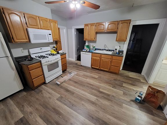 2nd image of 104 Arnold St Floor 2