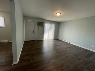 113 Harbor Dr #1A, Oswego, IL 60543