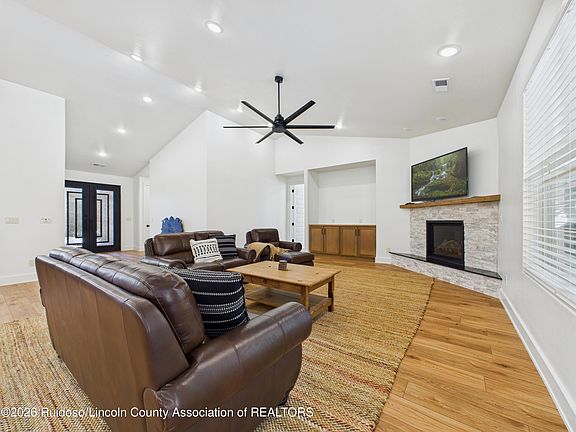 4th image of 113 Coker Ln