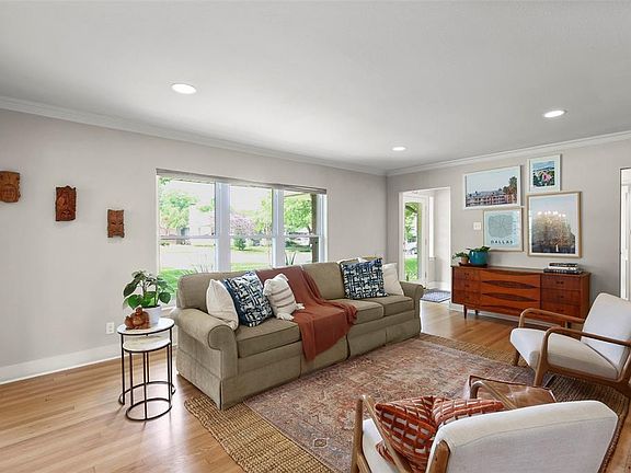 2nd image of 6970 Southridge Dr