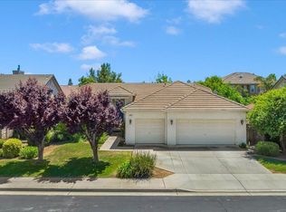 2954 Twain Ave, Clovis, CA 93611