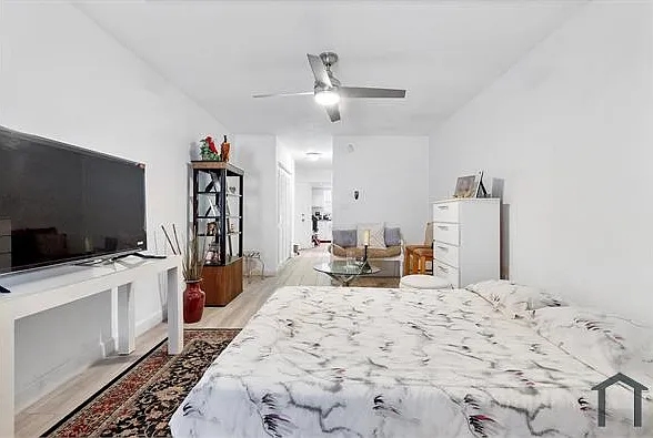 Studio, 407 sqft, $1,200 — Photo 2