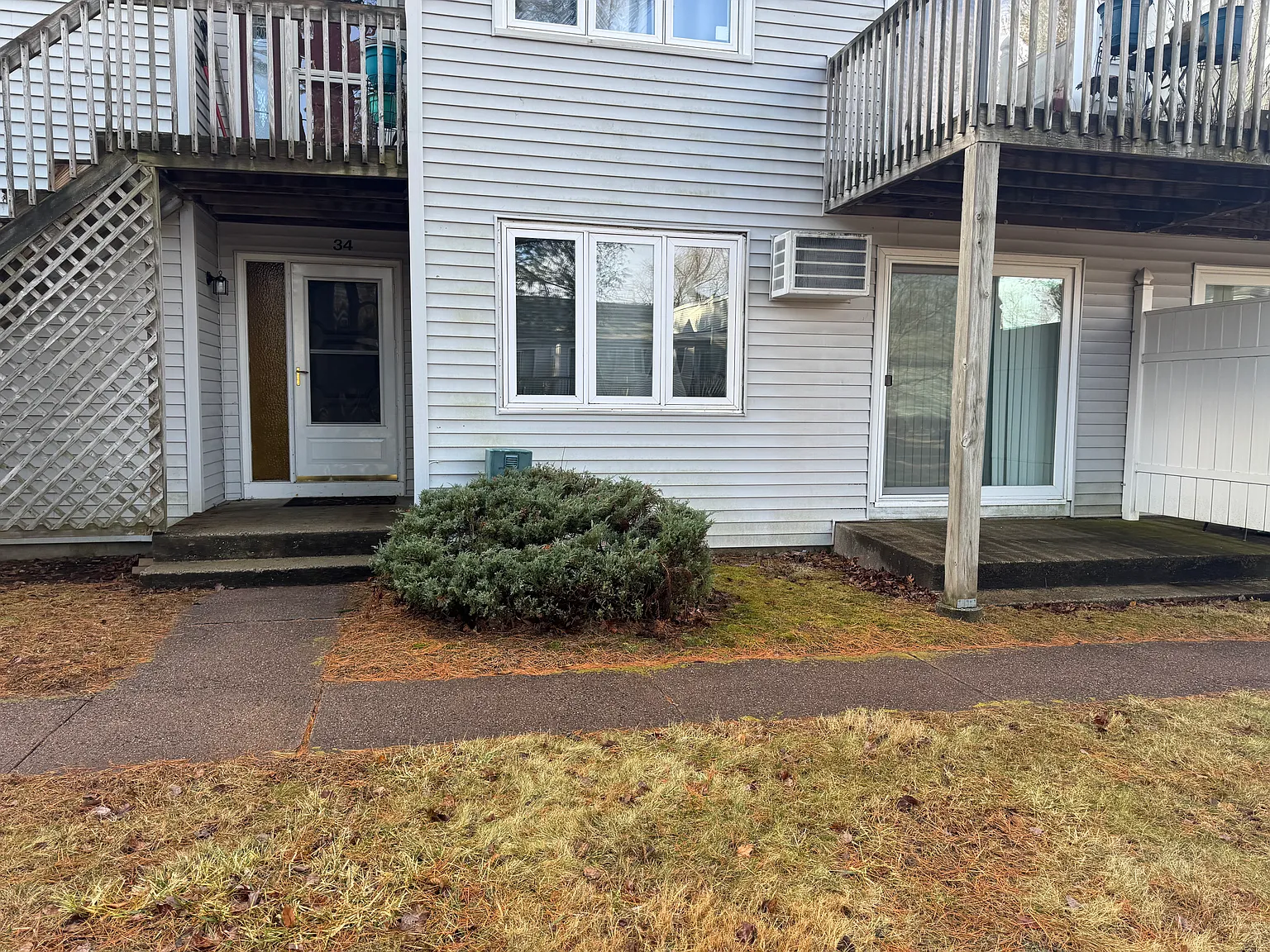 85 Old Town Rd — Photo 3