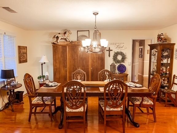 5th image of 714 Laurel Dr