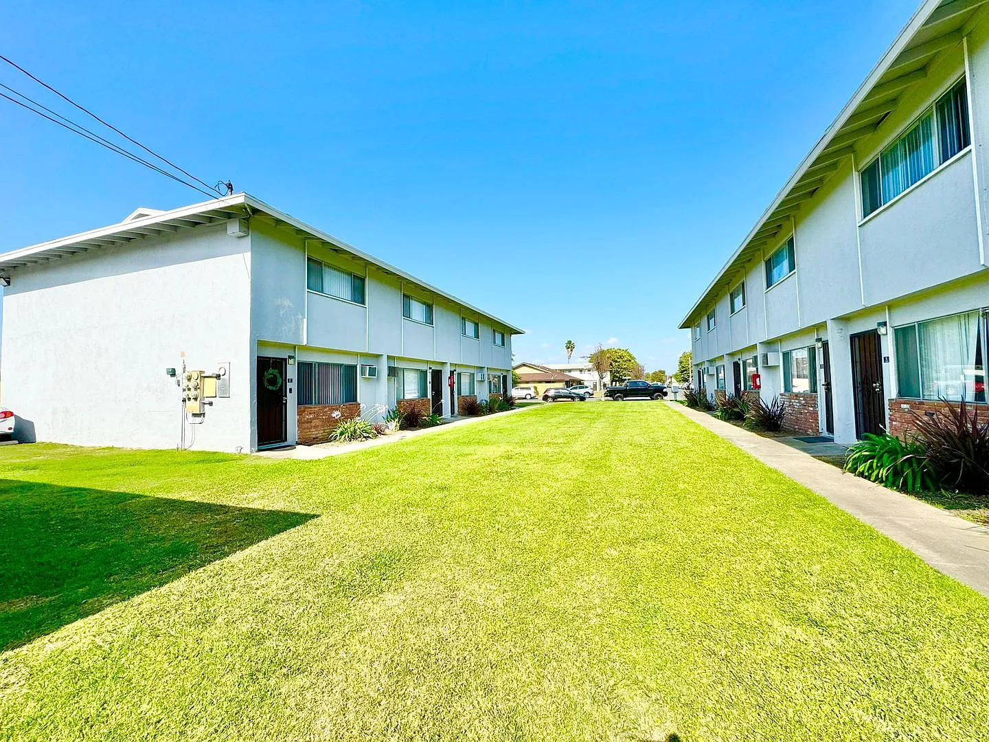 Flower Street Apartments — Photo 3