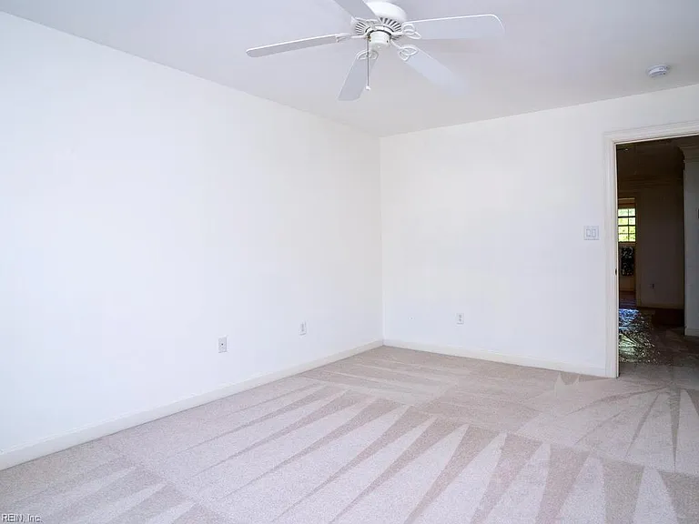 138 Greengable Way — Photo 37