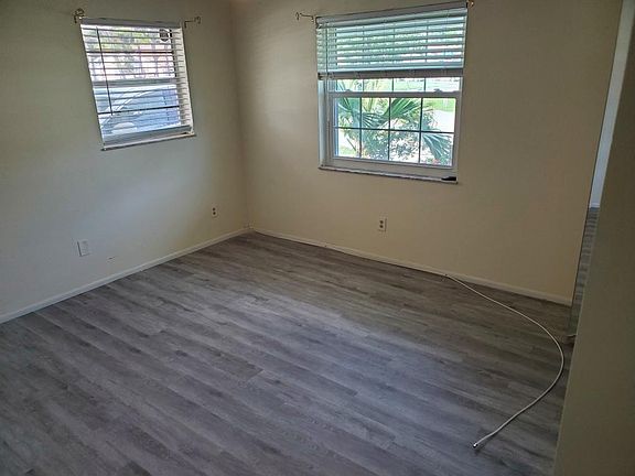 3rd image of 4404 SE Beaver Ln #4402