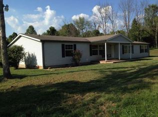 1021 Dean Ln, Leon, WV 25123