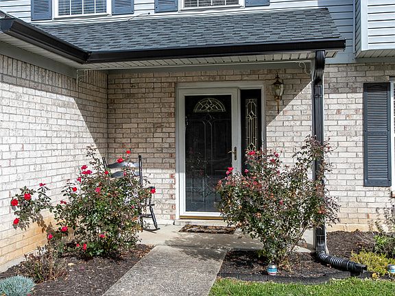 3rd image of 2241 Kenwood Dr