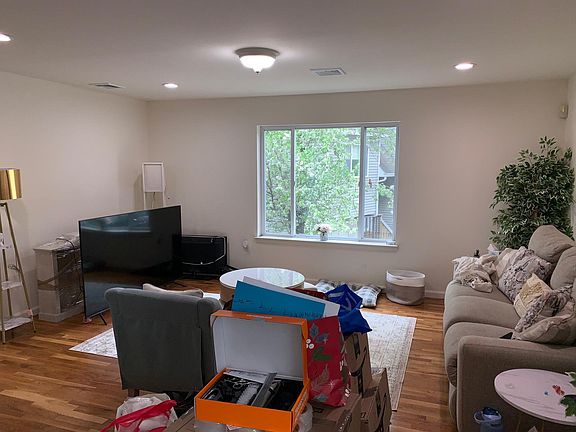 5th image of 106 Arlington Ct
