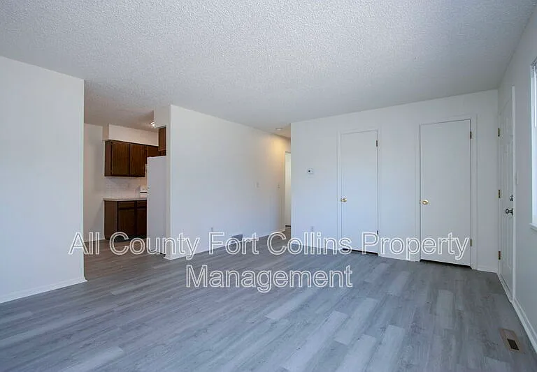 1718 Larch St #2 — Photo 5