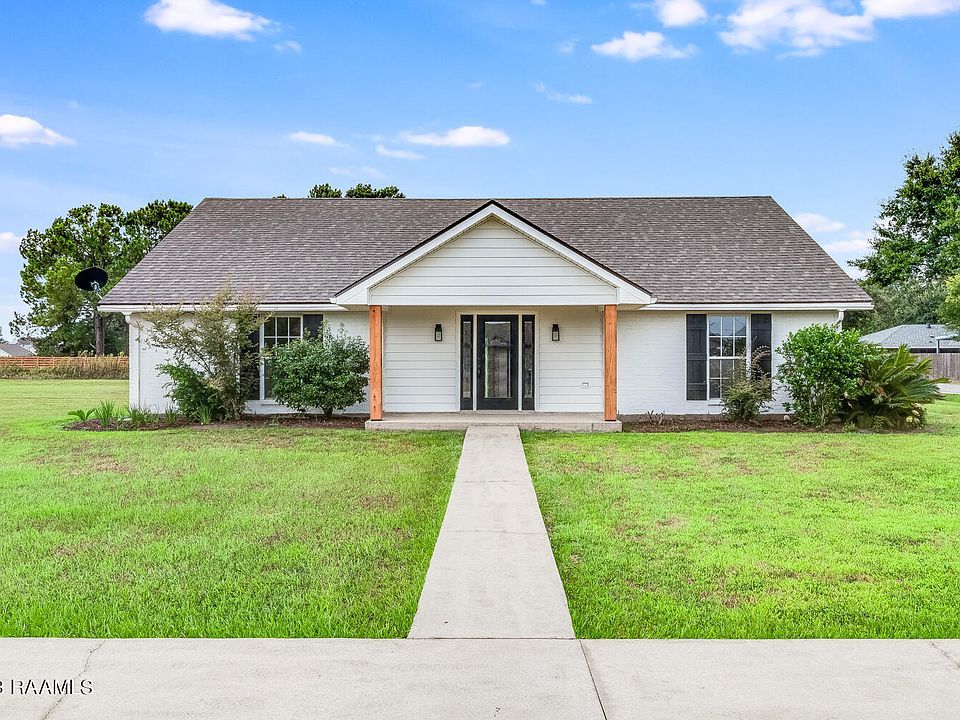 1st image of 133 Nicole Dr