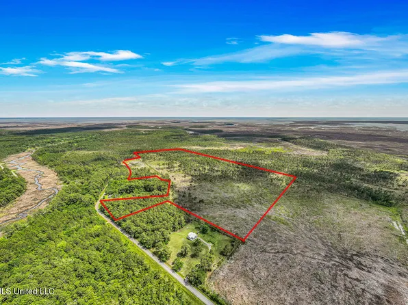 4 Bayou Cumbest Rd, Moss Pt, MS 39562