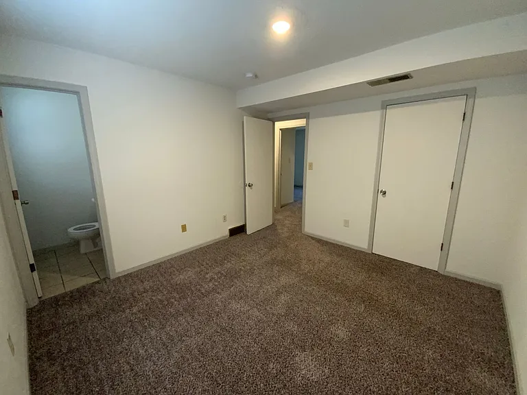 1630 W Amos Dr — Photo 17