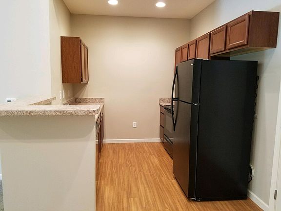 4th image of 3084 Foxbridge Dr