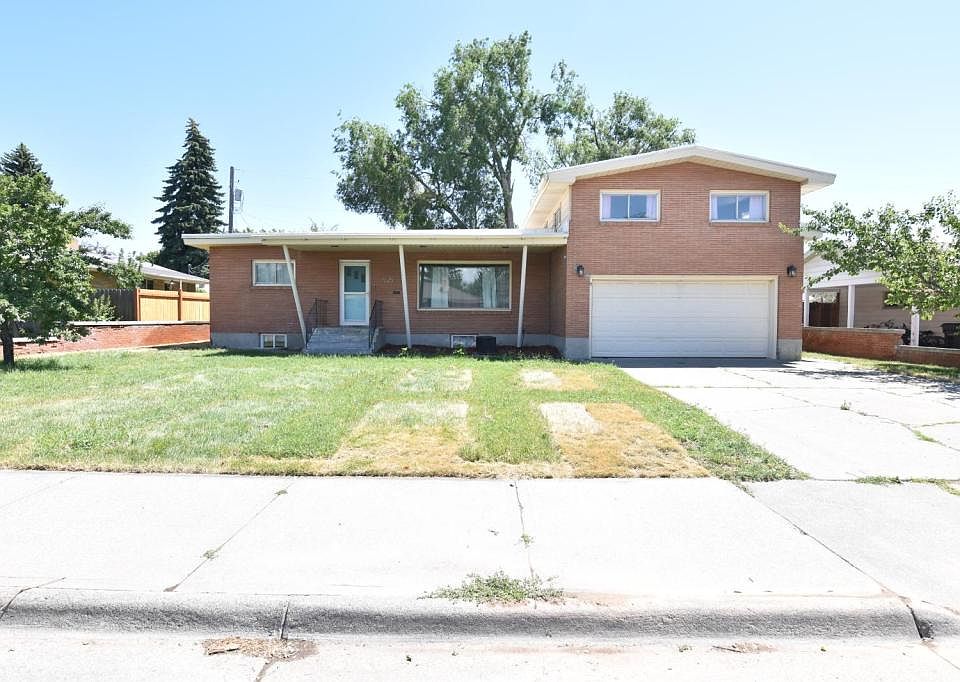 1st image of 1025 Merrett Dr