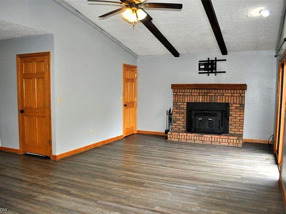 5th image of 31 Cherry Hill Ct