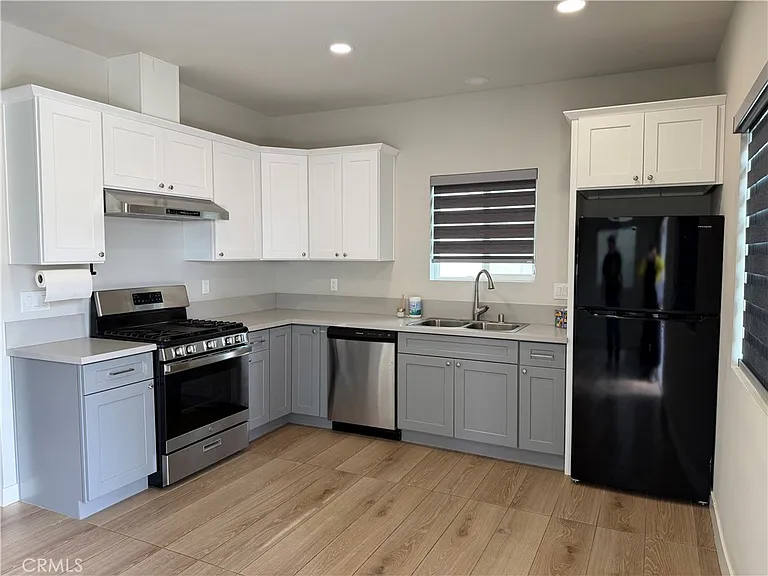 610 W Hollyvale St — Photo 4
